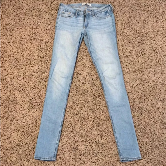 Hollister light wash jeans - Picture 1 of 2
